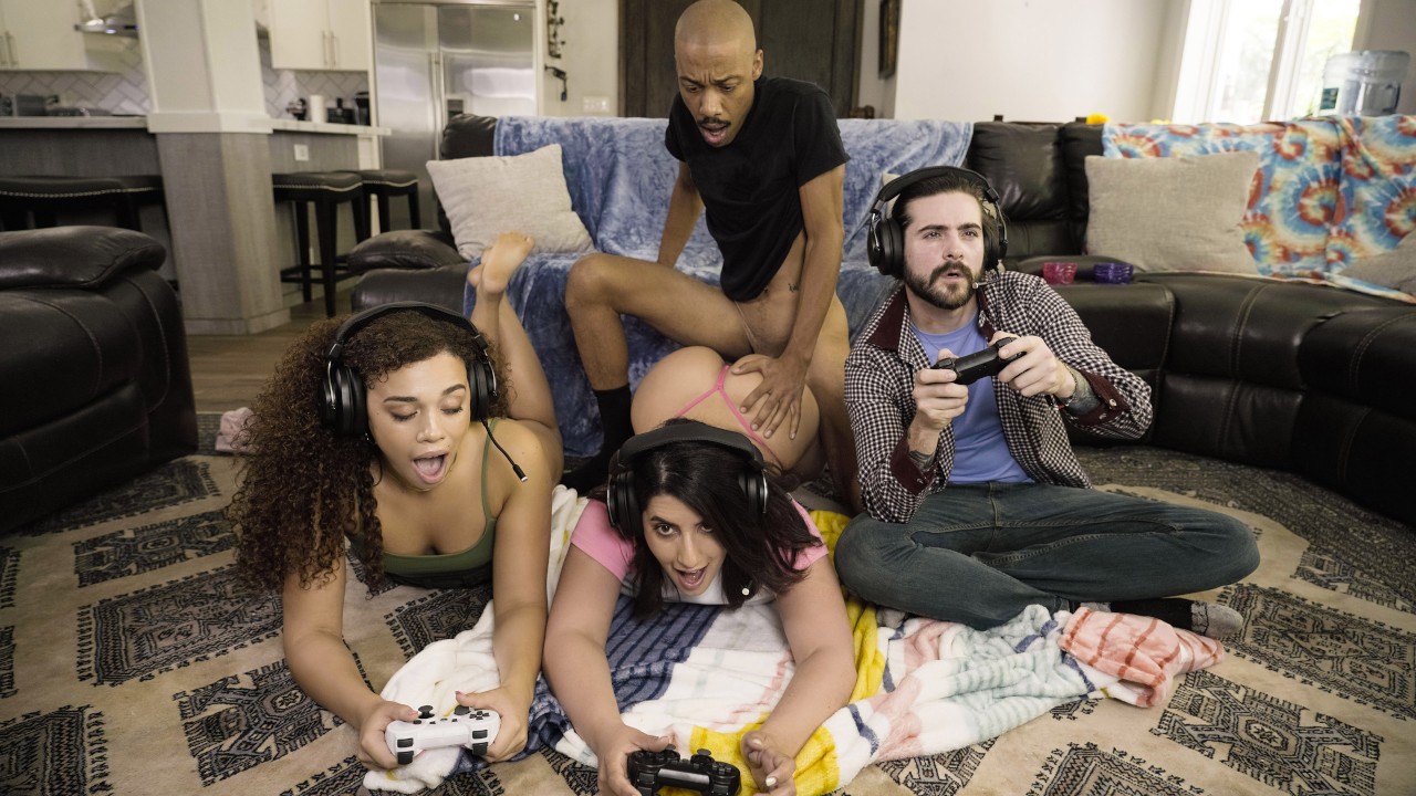 Willow Ryder, Sarah Arabic, Johnny Love, Dwayne Foxxx Co-op Mode Fuck for Gamer Girls 